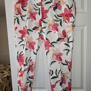 Liz Claiborne Floral Skinny Pants in White with Pink, Coral & Green